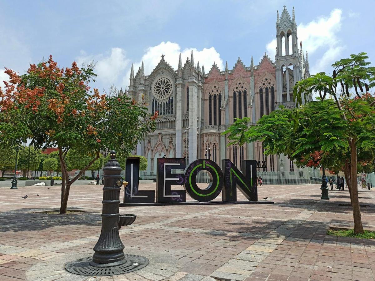 Hotel Tia Flora León Kültér fotó